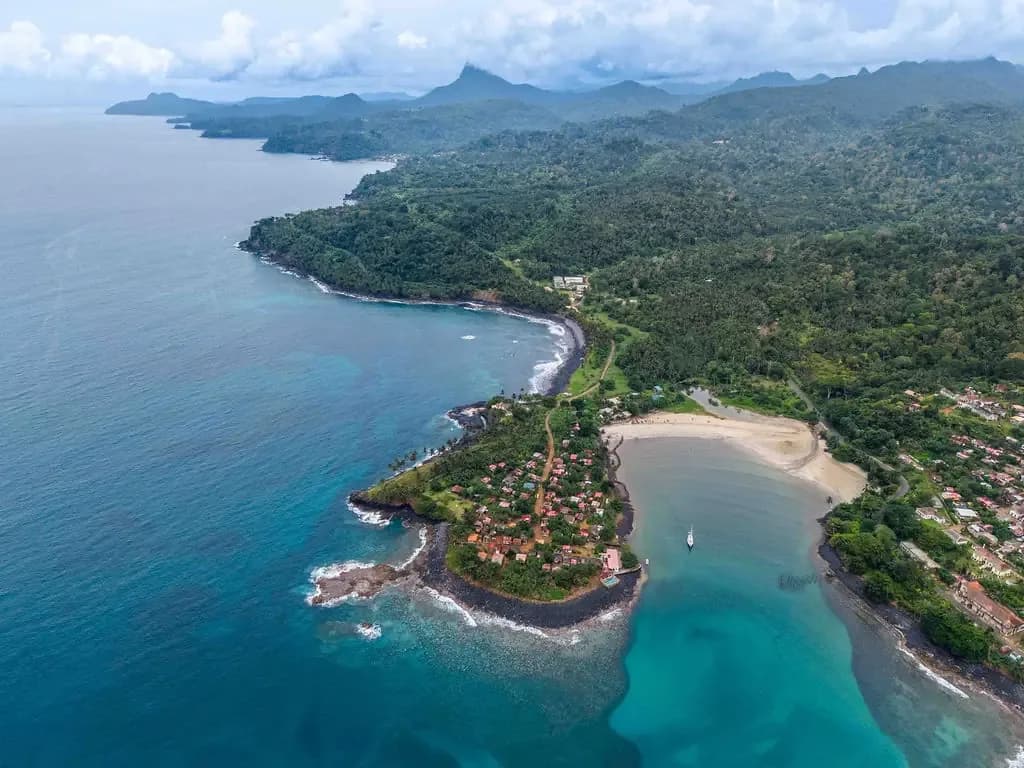 Onde fica São Tomé e Príncipe? Localização no mapa, distâncias e dados do país