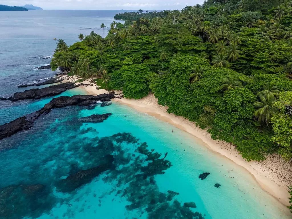 Férias de Verão em São Tomé e Príncipe: Circuito Privado de 8 Dias com Guia Local